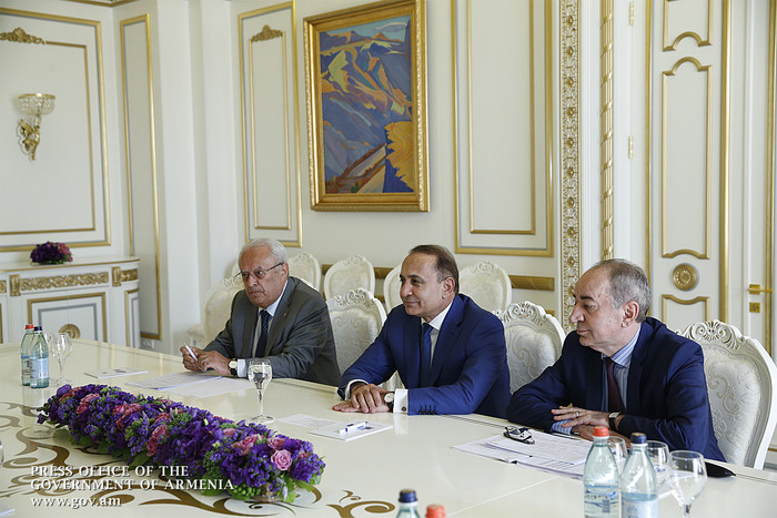 Վարչապետն ընդունել է Իրանի արտահանման և զարգացման բանկի տնօրեն Ալի Սալեհ Աբադիին