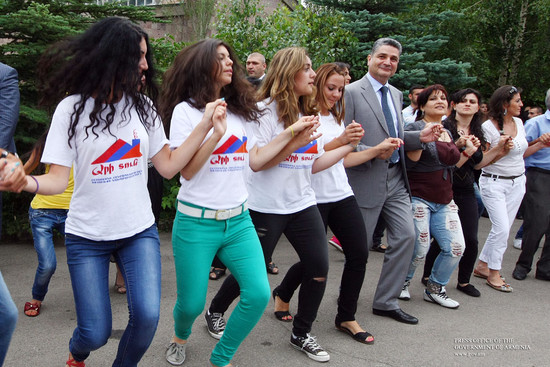 Վարչապետն այցելել է «Արի տուն» ճամբար