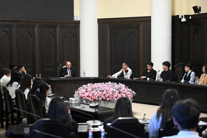 Արայիկ Հարությունյանն ընդունել է «Խորհուրդ X» երիտասարդական ուսանողական կազմակերպության անդամներին