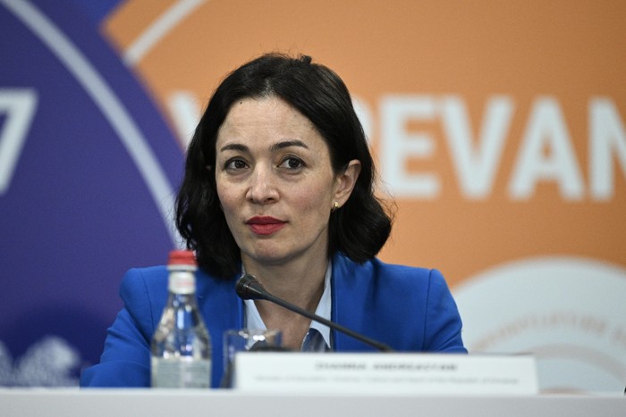 Ծանրամարտի աշխարհի 2027 թվականի առաջնությունն աշխարհի առաջին առաջնությունն է օլիմպիական մարզաձևից, ո