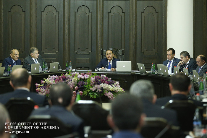 Վարչապետը հանձնարարել է պատկան մարմիններին հետևողական լինել  դեղերի շուկայում դիրքի չարաշահումների բ