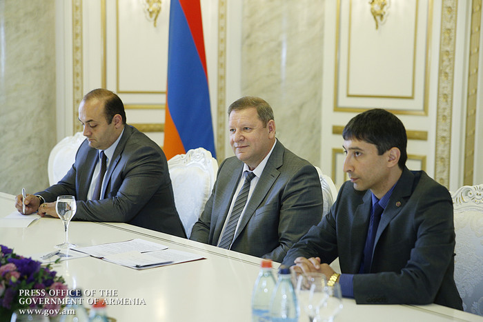 Վարչապետն ընդունել է ԵԱՏՄ խորհրդի անդամ Սերգեյ Սիդորսկիին