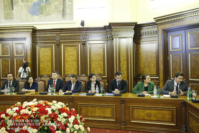 Կարեն Կարապետյանը «Մայքրոսոֆթ»-ի պատվիրակության հետ քննարկել է Հայաստանի թվային օրակարգի իրագործելու