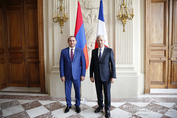 Վարչապետ Հովիկ Աբրահամյանը հանդիպել է Ֆրանսիայի Ազգային ժողովի նախագահ Կլոդ Բարտոլոնին