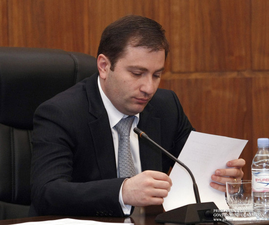Խորհրդակցություն պետական խորհրդանշանների հանրահռչակման վերաբերյալ