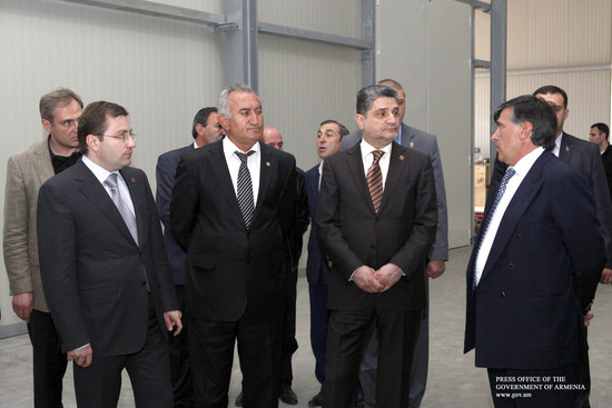Տիգրան Սարգսյանը ծանոթացել է Վանաձորում նոր բուժհամալիրի կառուցման և  Արագածոտնի մարզում արտադրական 