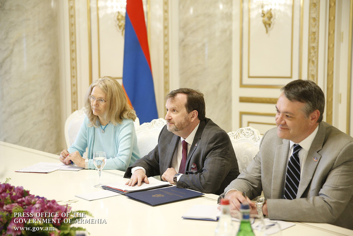 Վարչապետը և Հայաստանում ԱՄՆ դեսպանը քննարկել են երկկողմ տնտեսական գործակցությանն առնչվող հարցեր