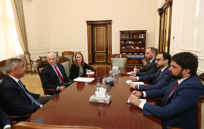 Փոխվարչապետի պաշտոնակատար Տիգրան Ավինյանն ընդունեց Լորդ Արա Դարզիին