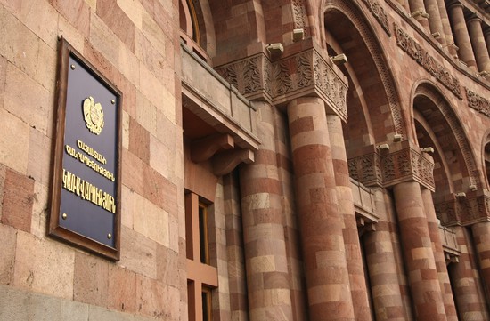 ՀՀ վարչապետին զեկուցել են ջրօգտագործողների ընկերություններում հայտնաբերված լրջագույն չարաշահումների