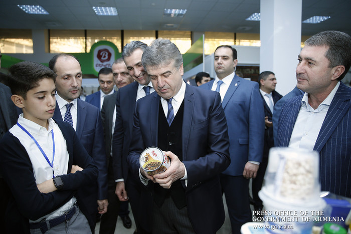 Վարչապետը ծանոթացել է «ԱրմՊրոդԷքսպո» գյուղատնտեսական ցուցահանդեսին ներկայացված արտադրանքին
