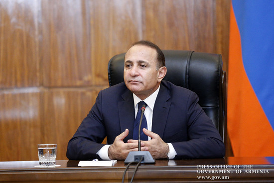 ՀՀ վարչապետն ընդունել է տոնավաճառներում գործունեություն ծավալող տնտեսվարողներին