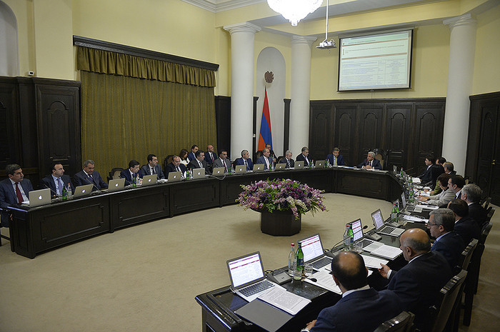 Նախագահ Սերժ Սարգսյանը հանդիպում է ունեցել նոր կառավարության անդամների հետ