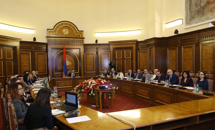 Փոխվարչապետ Տիգրան Ավինյանի գլխավորությամբ տեղի է ունեցել քննարկում «Աշխատիր Հայաստան» արշավի վերաբե