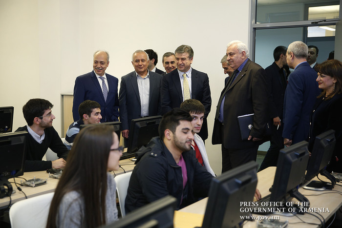 Վարչապետը ծանոթացել է «Սինոփսիս Արմենիա» և «Վօլօ» ընկերությունների ծրագրերին
