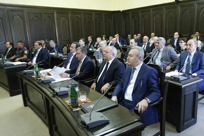 «Մաքսիմալ նվազեցնել սոցիալապես անապահով խավերի համար սահմանված սակագինը». ՀՀ վարչապետը հանձնարարական