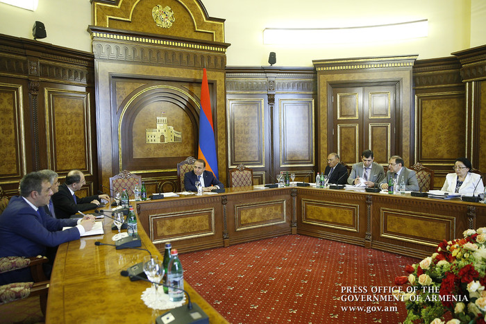 Կառավարությունում քննարկվել են 2017-2019 թթ. ՀՀ պետական բյուջեից կատարվելիք միջնաժամկետ ծախսերի ֆինա