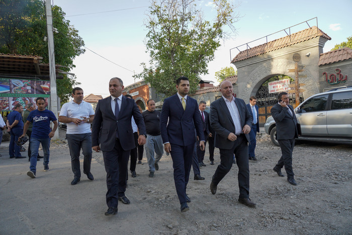 Փոխվարչապետ Մաթևոսյանը Ողջաբերդ բնակավայրում հանդիպել է սողանքային գոտում գտնվող տների բնակիչներին․ 