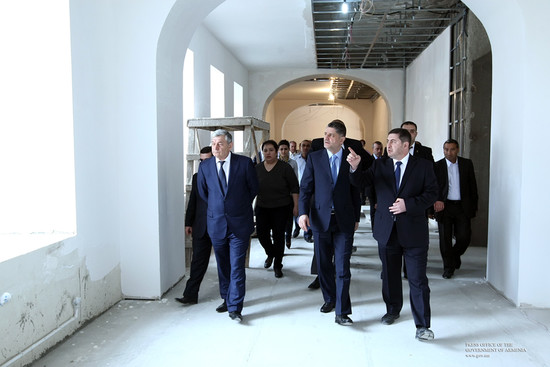 Վարչապետը ծանոթացել է Գյումրիի վագոնային վերանորոգման, լոկոմոտիվային դեպոների և տեխնոպարկի մասնաշենք