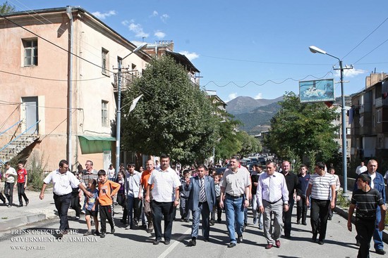 Վարչապետն այցելել է Սյունիքի մարզի գյուղմթերք վերամշակող ընկերություն և հանքարդյունաբերական ձեռնարկո