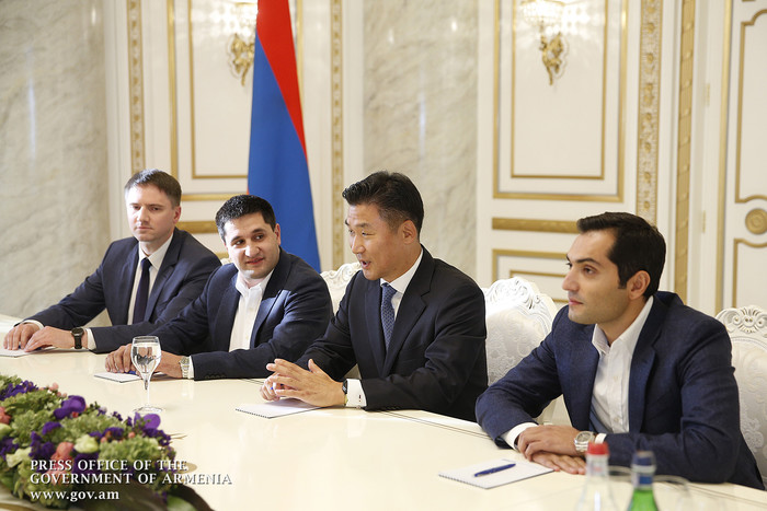 Վարչապետը Samsung ընկերության  փոխնախագահի հետ քննարկել է Հայաստանում նախատեսվող ծրագրերին առնչվող հ