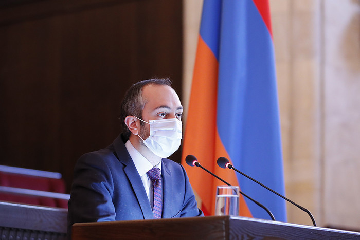 ՀՀ վարչապետի շնորհակալագրերով են խրախուսվել 100-ից ավելի բուժաշխատողներ և պետական կառավարման համակար