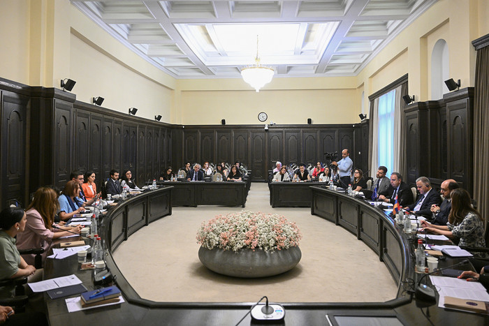 Արայիկ Հարությունյանի և Վասիլիս Մարագոսի գլխավորությամբ քննարկվել են ռազմավարական հաղորդակցության ար