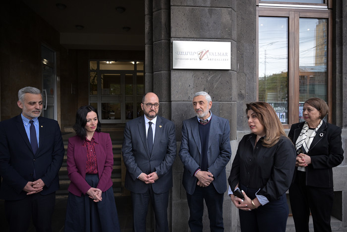 Արայիկ Հարությունյանը ներկա է գտնվել ՀՀ ժողովրդական նկարիչ Վալմարի  ինքնանկարների ցուցահանդեսի բացմա