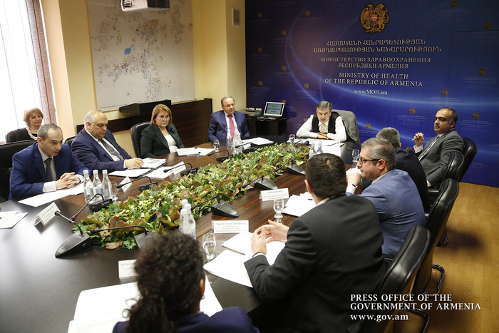 «Ճիշտ ուղու վրա եք, բայց խնդրում եմ տեմպերն արագացնել». Կարեն Կարապետյանը առողջապահության նախարարութ