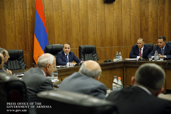 Վարչապետը մասնավոր հատվածի հետ քննարկել է բնակարանաշինարարության զարգացման հնարավորությունը