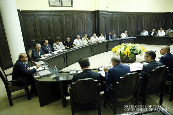 Վարչապետը գինեգործների հետ քննարկել է ոլորտի զարգացման ուղիները