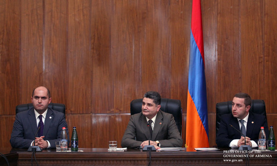 Վարչապետը հանդիպել է երիտասարդ տնտեսագետ ուսանողների միջազգային  գիտաժողովի մասնակիցներին