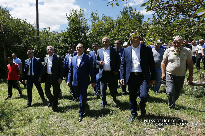 Վարչապետն այցելել է Արթիկ, Օհանավան և Կարբի համայնքներ
