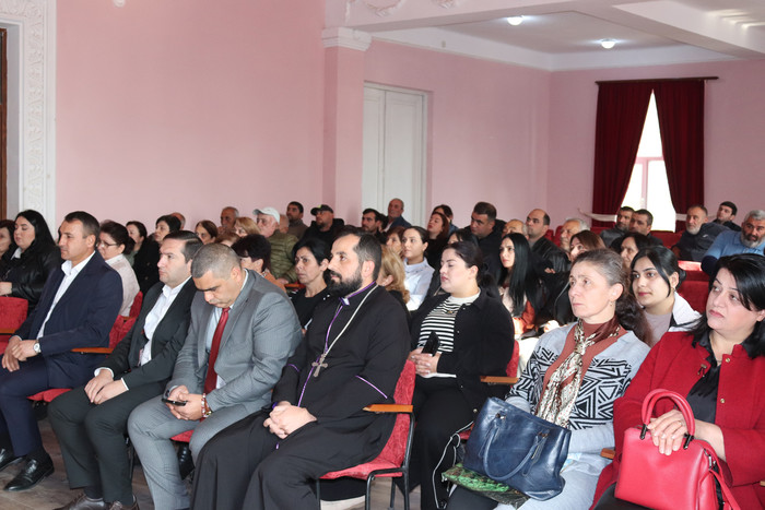 Արայիկ Հարությունյանն այցելել է Արարատի մարզի ազգային փոքրամասնությունների բնակավայրեր
