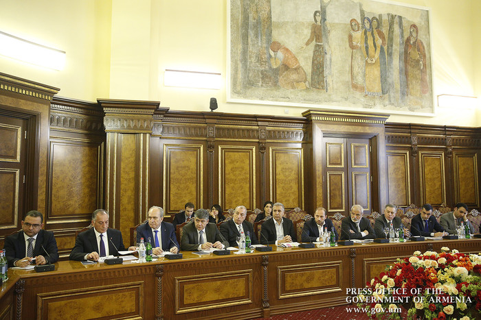 Վարչապետը կառուցապատող ընկերությունների ներկայացուցիչների հետ քննարկել է շինարարության ոլորտի զարգաց