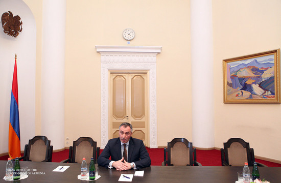 Կառավարության ղեկավարն ԱԶՍԲ-ի նախագահի հետ քննարկել է նոր ներդրումային ծրագրերին առնչվող հարցեր