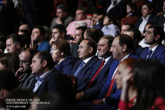 Վարչապետը «Մերկուրի» մրցանակներ է հանձնել տնտեսության տարբեր ոլորտներում լավագույնը ճանաչված ընկերու
