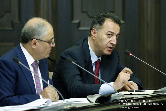 Վարչապետը գինեգործների հետ քննարկել է ոլորտի զարգացման ուղիները