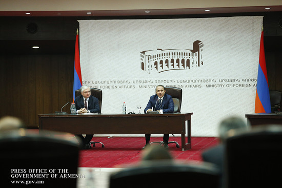 Վարչապետը ՀՀ դիվանագետներից ակնկալում է նախաձեռնողական ակտիվ արտաքին տնտեսական քաղաքականության իրակա