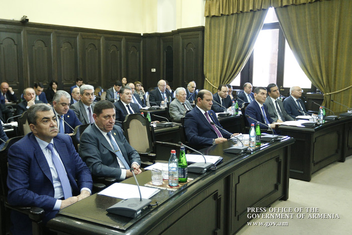Կառավարությունը կկրճատի  պետական գերատեսչությունների շուրջ 800 ավտոմեքենա