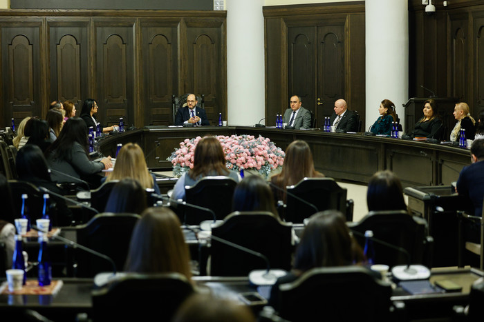 Արայիկ Հարությունյանն ընդունել է  ՀՀ պետական կառավարման ակադեմիայի  ուսանողներին