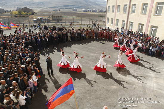 Վարչապետի մասնակցությամբ բացվել են Վարդենիսի սոցիալական ծառայությունների կենտրոնը և Վաղաշենի նորակառ