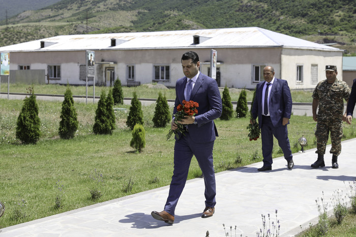 Ճանապարհների հիմնանորոգում, դպրոցի կառուցում, սոցիալական ծառայությունների տարածքային կենտրոնի բացում