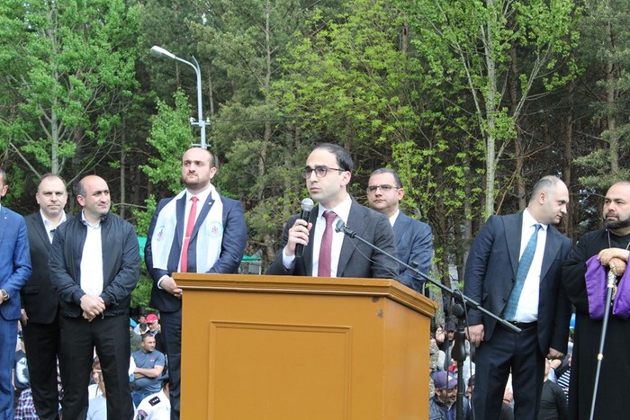 Փոխվարչապետ Տիգրան Ավինյանը Ապարանում մասնակցել է Հանրապետության տոնին նվիրված միջոցառմանը
