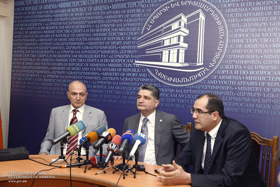 Վարչապետն աշխատակազմերին է ներկայացրել նորանշանակ նախարարներին