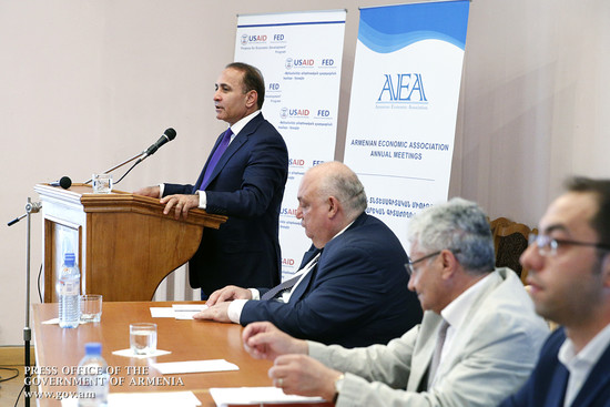 Վարչապետի մասնակցությամբ մեկնարկել է Հայկական տնտեսագիտական միության տարեկան գիտաժողովը