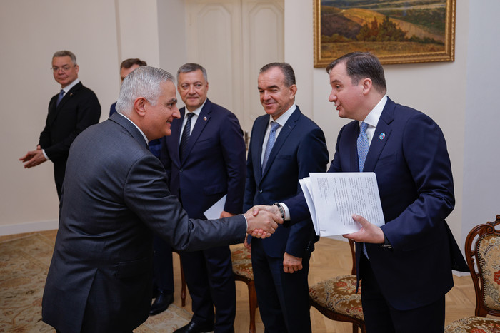 Փոխվարչապետ Մհեր Գրիգորյանն ընդունել է ՌԴ նահանգապետերի պատվիրակությանը