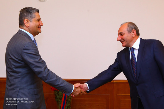 Տիգրան Սարգսյանը և Բակո Սահակյանը քննարկել են երկու հայկական պետությունների միջև համատեղ ծրագրերի իր