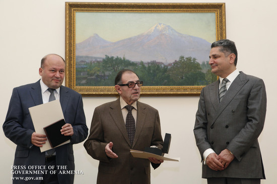 Ազգային արժույթի ներդրման 20-ամյակի կապակցությամբ մի խումբ գործիչներ պարգևատրվել են ՀՀ վարչապետի կող