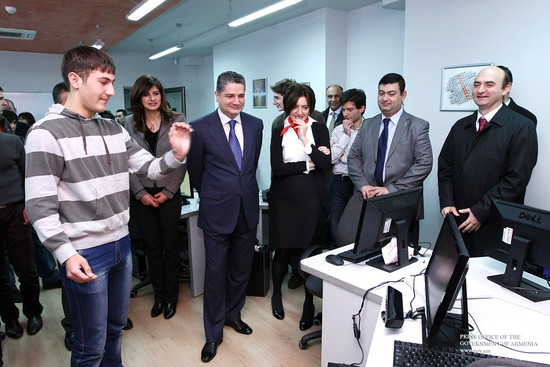 Վարչապետը ծանոթացել է Microsoft տեղեկատվական տեխնոլոգիաների ակադեմիայի և ինովացիոն կենտրոնի գործունե