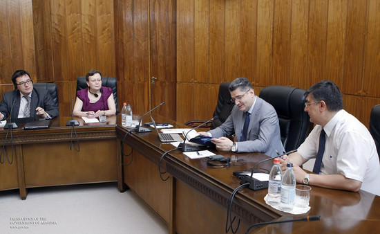Վարչապետը Քաղաքական դասընթացների երևանյան դպրոցի ունկնդիրների հետ քննարկել է ՀՀ-ում իրականացվող բարե